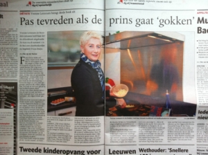De Gelderlander 2 dec 2011 - Bij uitkomen Kookboek 2 - Pas tevreden als de prins gaat gokken.